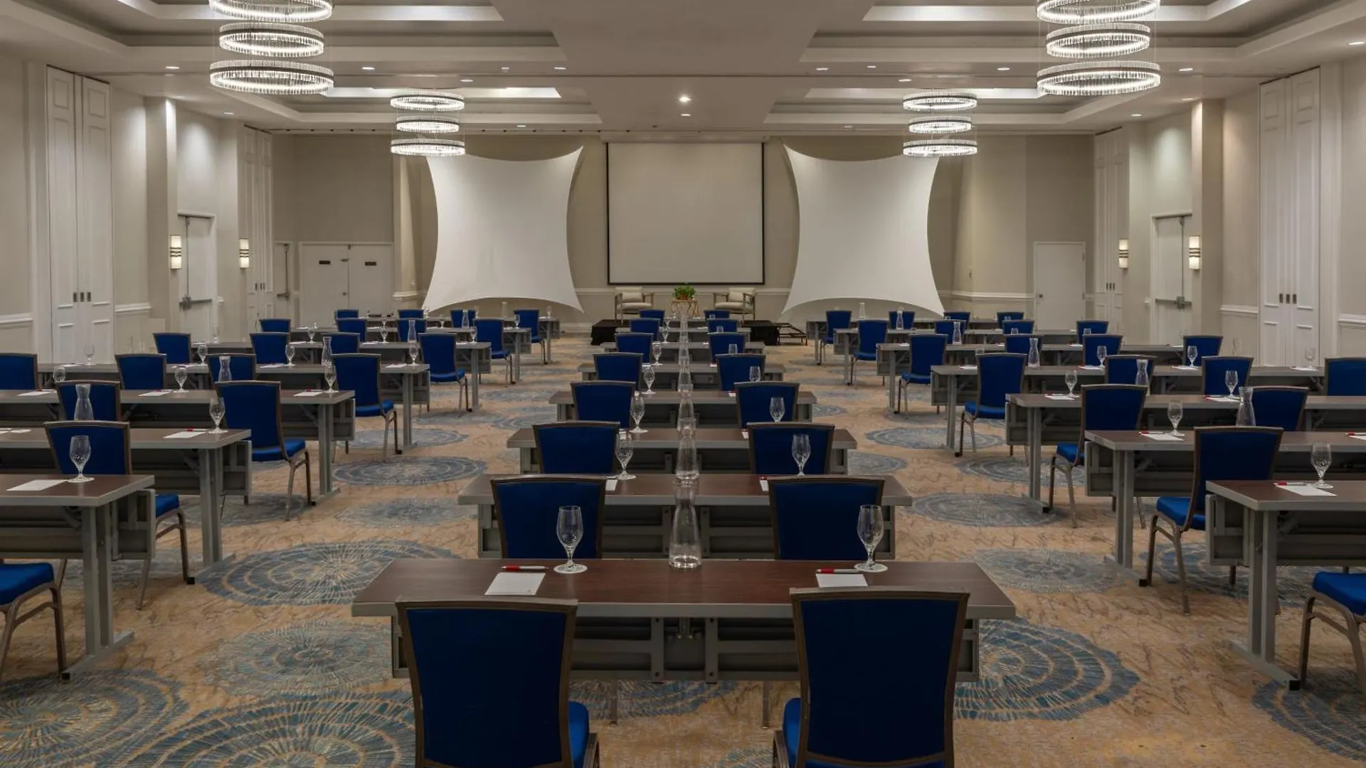 Grand Cayman Marriott Resort Джорджтаун
