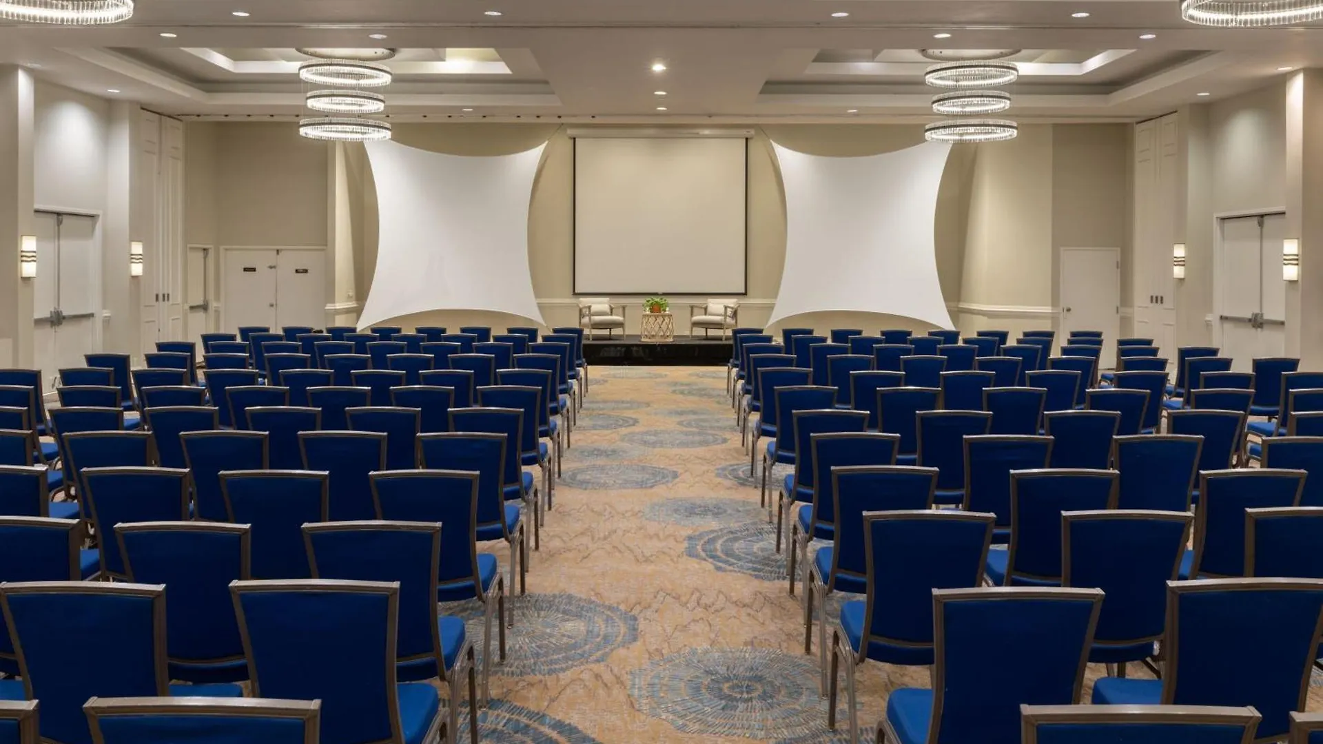 Grand Cayman Marriott Resort Джорджтаун